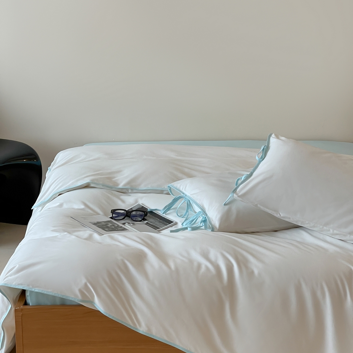 91家纺网 家纺一手货源 找家纺 尺素 2025新款纯色纯棉简约韩式ins风四件套民宿风全棉被套棉床单双人被套加大床单1.8纯色床笠 初雪-水蓝