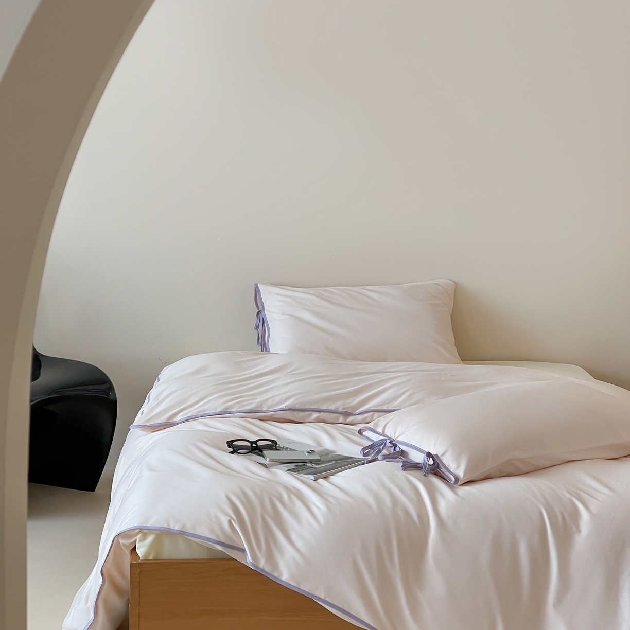 91家纺网 家纺一手货源 找家纺 尺素 2025新款纯色纯棉简约韩式ins风四件套民宿风全棉被套棉床单双人被套加大床单1.8纯色床笠 粉黛-奶黄