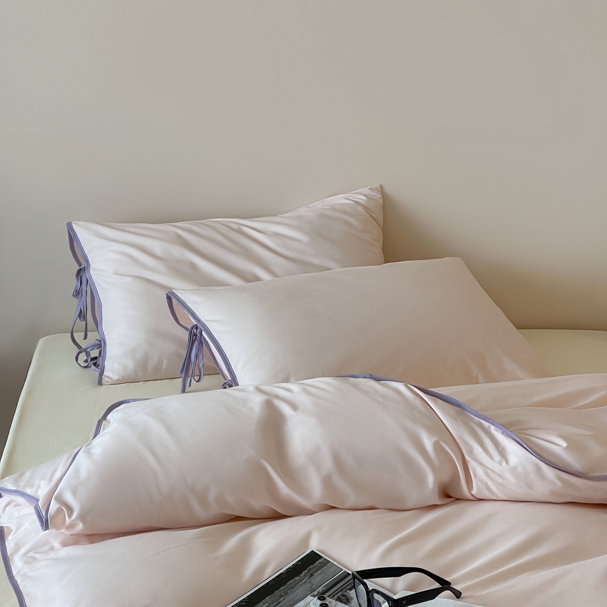 91家纺网 家纺一手货源 找家纺 尺素 2025新款纯色纯棉简约韩式ins风四件套民宿风全棉被套棉床单双人被套加大床单1.8纯色床笠 粉黛-奶黄