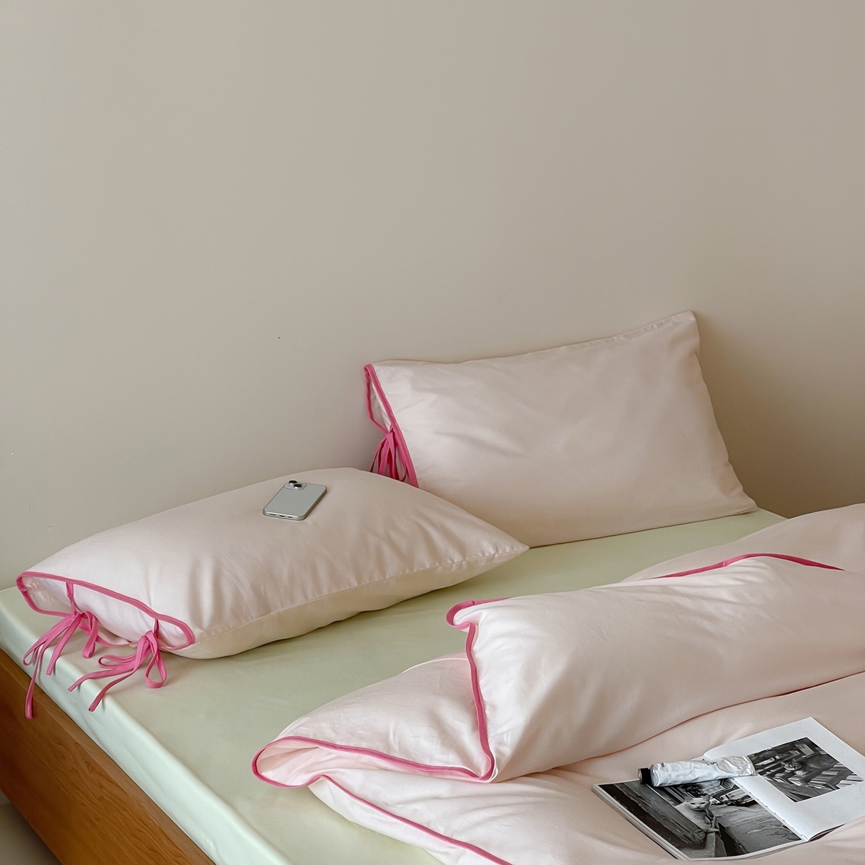 91家纺网 家纺一手货源 找家纺 尺素 2025新款纯色纯棉简约韩式ins风四件套民宿风全棉被套棉床单双人被套加大床单1.8纯色床笠 蔷薇-蜜瓜绿