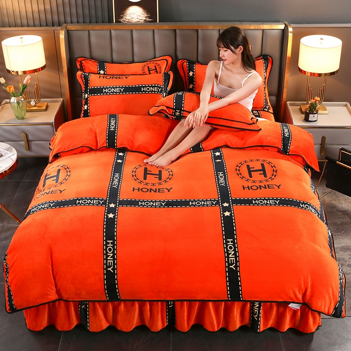 91家纺网 家纺一手货源 找家纺 （总）绒品壹家 2025新款电商直播爆款高克重7斤牛奶绒金貂绒印花床裙款三件套四件套