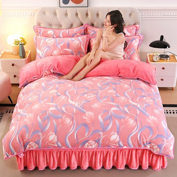 91家纺网 家纺一手货源 找家纺 （总）绒品壹家 2025新款电商直播爆款高克重7斤牛奶绒金貂绒印花床裙款三件套四件套