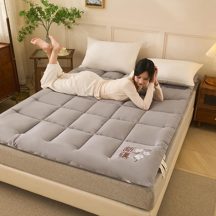 91家纺网 家纺一手货源 找家纺 样样红被业 2025新款A类全棉新疆棉花床垫50%1.5米尺寸 灰色