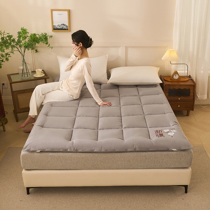 91家纺网 家纺一手货源 找家纺 样样红被业 2025新款A类全棉新疆棉花床垫50%1.5米尺寸 灰色