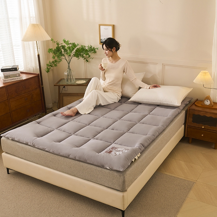 91家纺网 家纺一手货源 找家纺 样样红被业 2025新款A类全棉新疆棉花床垫50%1.5米尺寸 灰色