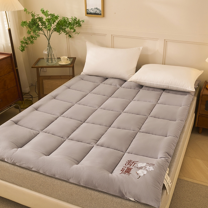 91家纺网 家纺一手货源 找家纺 样样红被业 2025新款A类全棉新疆棉花床垫50%1.5米尺寸 灰色