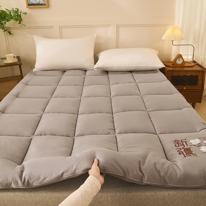 91家纺网 家纺一手货源 找家纺 样样红被业 2025新款A类全棉新疆棉花床垫50%1.5米尺寸 灰色