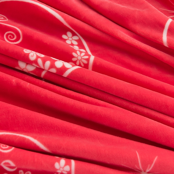 91家纺网 家纺一手货源 找家纺 绒品壹家 2025新款电商直播爆款高克重7斤牛奶绒金貂绒印花床裙款三件套四件套 爱心love