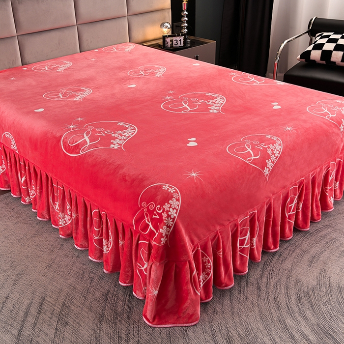 91家纺网 家纺一手货源 找家纺 绒品壹家 2025新款电商直播爆款高克重7斤牛奶绒金貂绒印花床裙款三件套四件套 爱心love