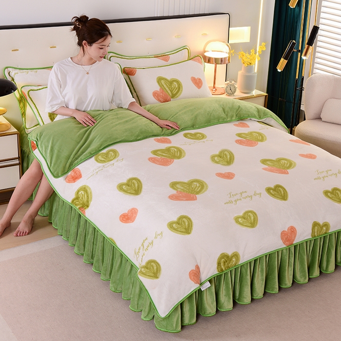 绒品壹家 2025新款电商直播爆款高克重7斤牛奶绒金貂绒印花床裙款三件套四件套 爱心-绿