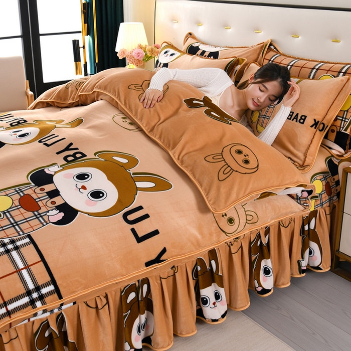 91家纺网 家纺一手货源 找家纺 绒品壹家 2025新款电商直播爆款高克重7斤牛奶绒金貂绒印花床裙款三件套四件套 宝莉格