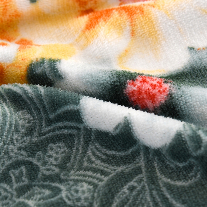 91家纺网 家纺一手货源 找家纺 绒品壹家 2025新款电商直播爆款高克重7斤牛奶绒金貂绒印花床裙款三件套四件套 繁花似锦