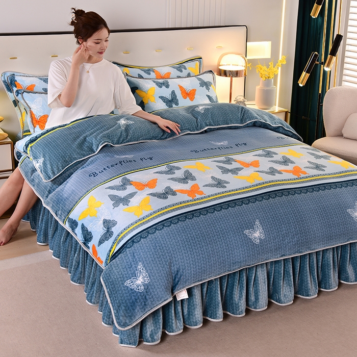 91家纺网 家纺一手货源 找家纺 绒品壹家 2025新款电商直播爆款高克重7斤牛奶绒金貂绒印花床裙款三件套四件套 福蝶纷菲,福蝶纷菲