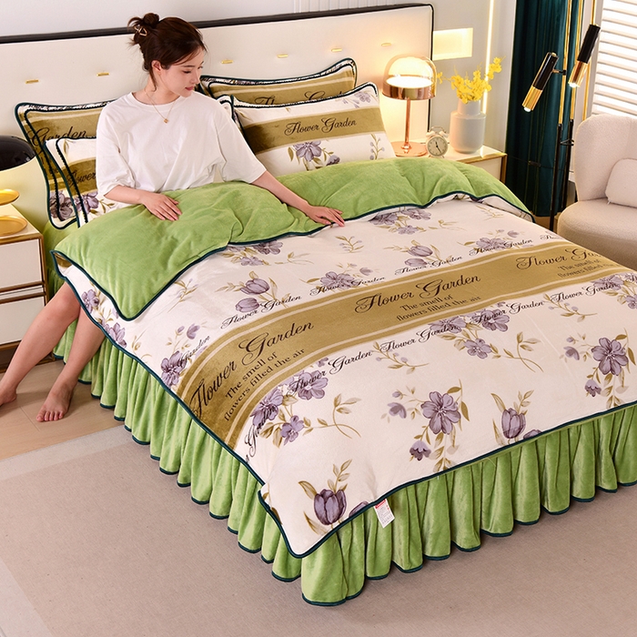 91家纺网 家纺一手货源 找家纺 绒品壹家 2025新款电商直播爆款高克重7斤牛奶绒金貂绒印花床裙款三件套四件套 花颜,花颜