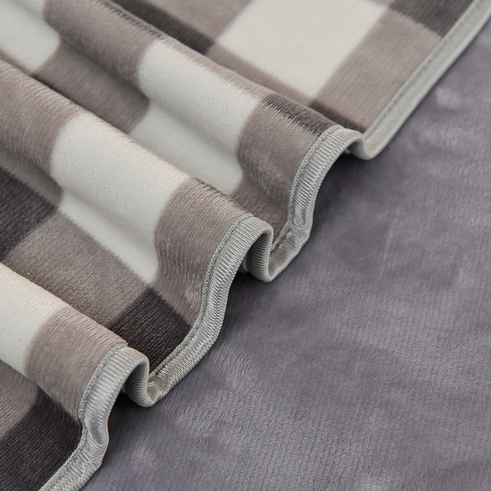 91家纺网 家纺一手货源 找家纺 绒品壹家 2025新款电商直播爆款高克重7斤牛奶绒金貂绒印花床裙款三件套四件套 灰小格