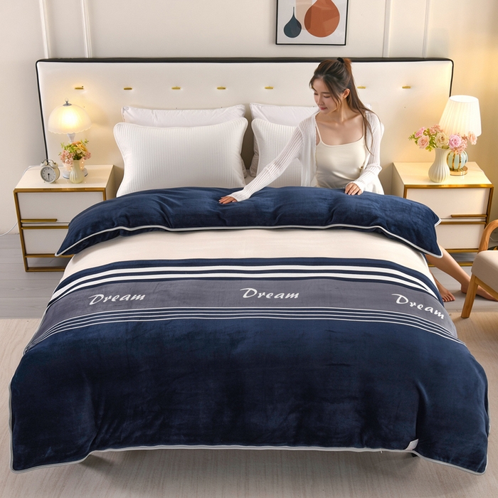 91家纺网 家纺一手货源 找家纺 绒品壹家 2025新款电商直播爆款高克重7斤牛奶绒金貂绒印花床裙款三件套四件套 简约生活