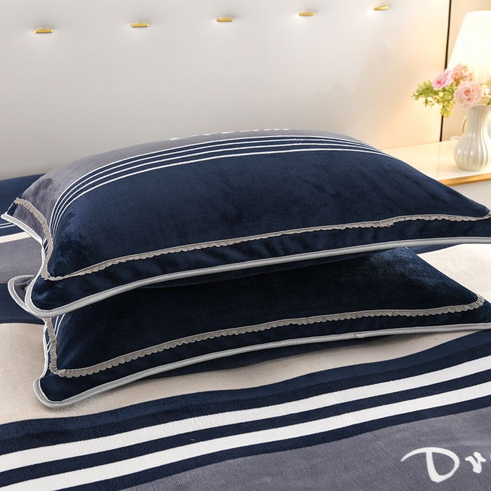 91家纺网 家纺一手货源 找家纺 绒品壹家 2025新款电商直播爆款高克重7斤牛奶绒金貂绒印花床裙款三件套四件套 简约生活