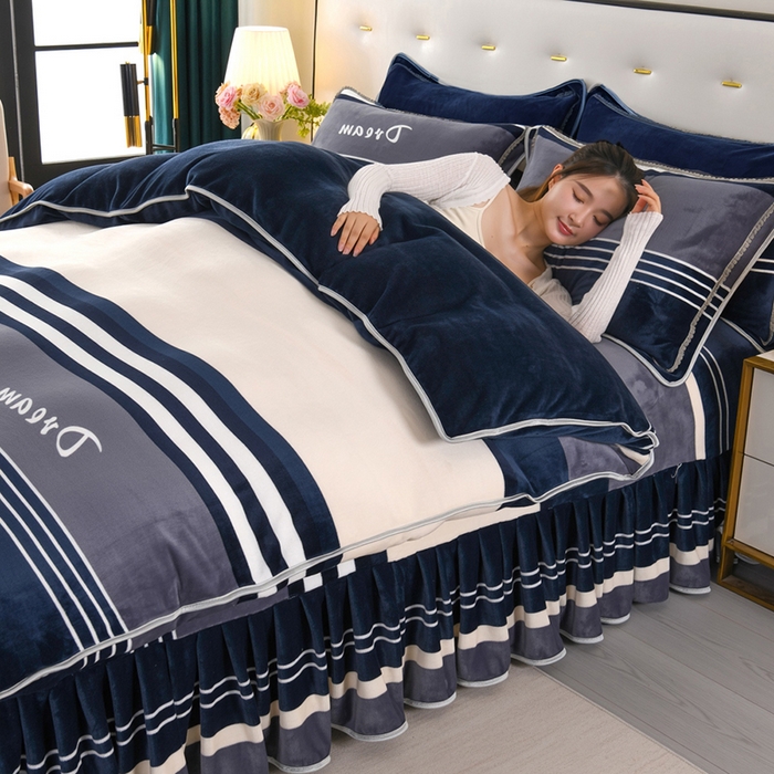 91家纺网 家纺一手货源 找家纺 绒品壹家 2025新款电商直播爆款高克重7斤牛奶绒金貂绒印花床裙款三件套四件套 简约生活