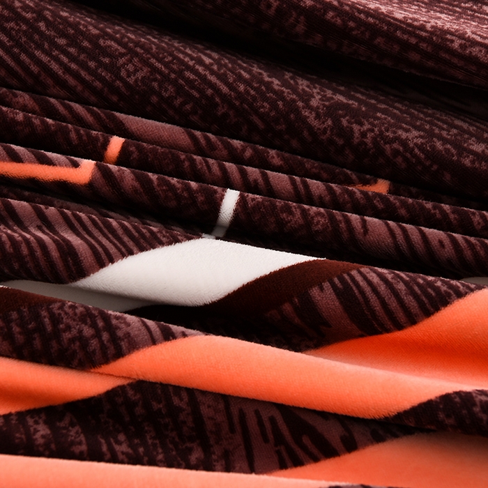 91家纺网 家纺一手货源 找家纺 绒品壹家 2025新款电商直播爆款高克重7斤牛奶绒金貂绒印花床裙款三件套四件套 欧曼情调