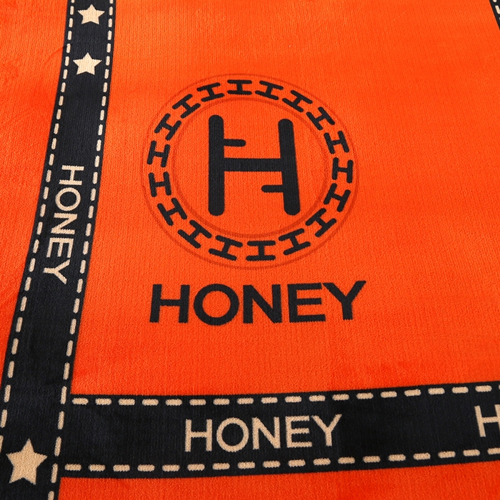 91家纺网 家纺一手货源 找家纺 绒品壹家 2025新款电商直播爆款高克重7斤牛奶绒金貂绒印花床裙款三件套四件套 轻奢艾玛