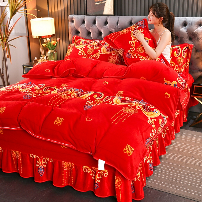 91家纺网 家纺一手货源 找家纺 绒品壹家 2025新款电商直播爆款高克重7斤牛奶绒金貂绒印花床裙款三件套四件套 喜结良缘