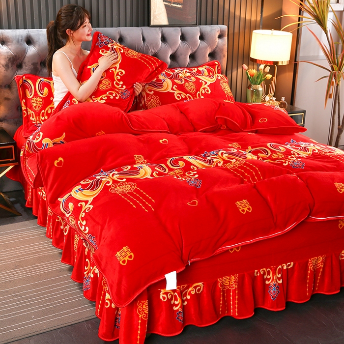 91家纺网 家纺一手货源 找家纺 绒品壹家 2025新款电商直播爆款高克重7斤牛奶绒金貂绒印花床裙款三件套四件套 喜结良缘