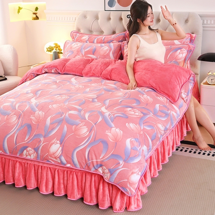 91家纺网 家纺一手货源 找家纺 绒品壹家 2025新款电商直播爆款高克重7斤牛奶绒金貂绒印花床裙款三件套四件套 郁金香,郁金香