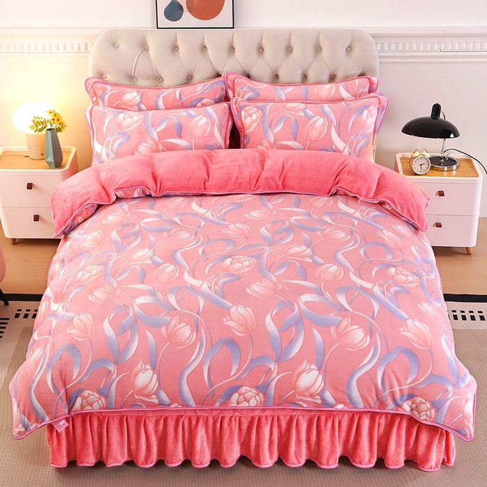 91家纺网 家纺一手货源 找家纺 绒品壹家 2025新款电商直播爆款高克重7斤牛奶绒金貂绒印花床裙款三件套四件套 郁金香