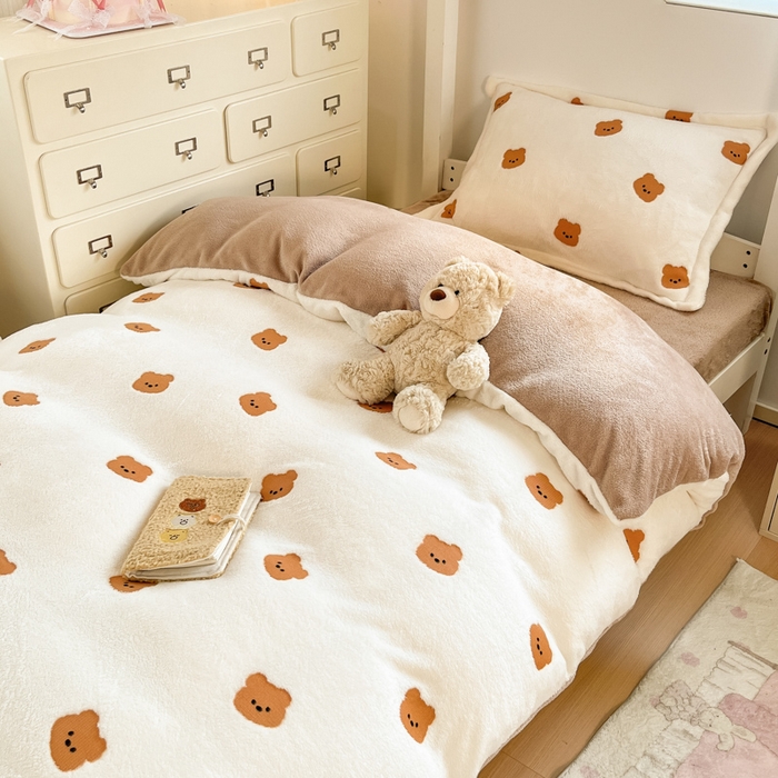 91家纺网 家纺一手货源 找家纺 （总）川悦生活 2025新款立体雪花绒印花四件套学生床系列二场景一