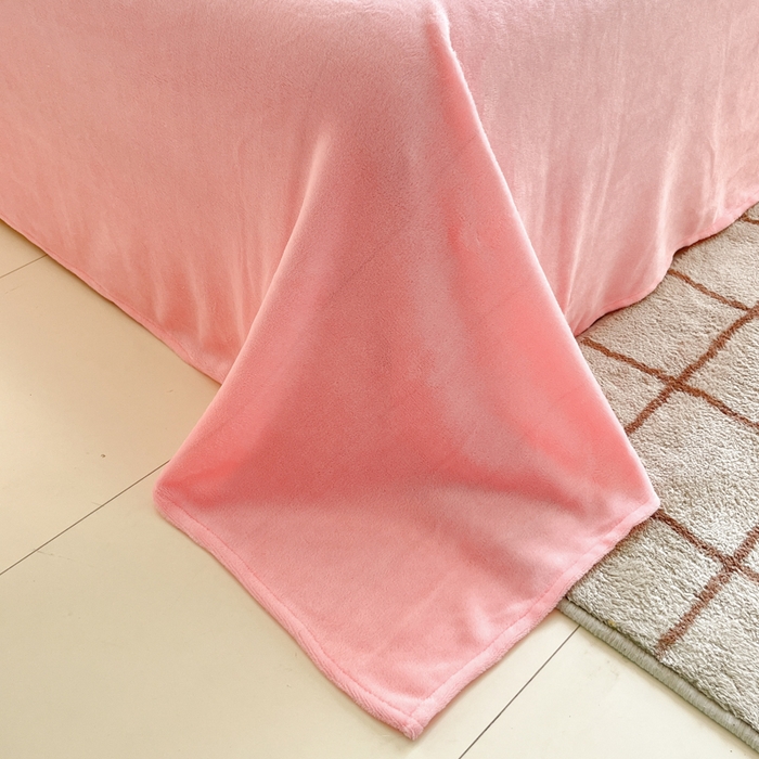 91家纺网 家纺一手货源 找家纺 娜朵家纺 2025新款雪花绒小清新印花四件套 草莓小兔