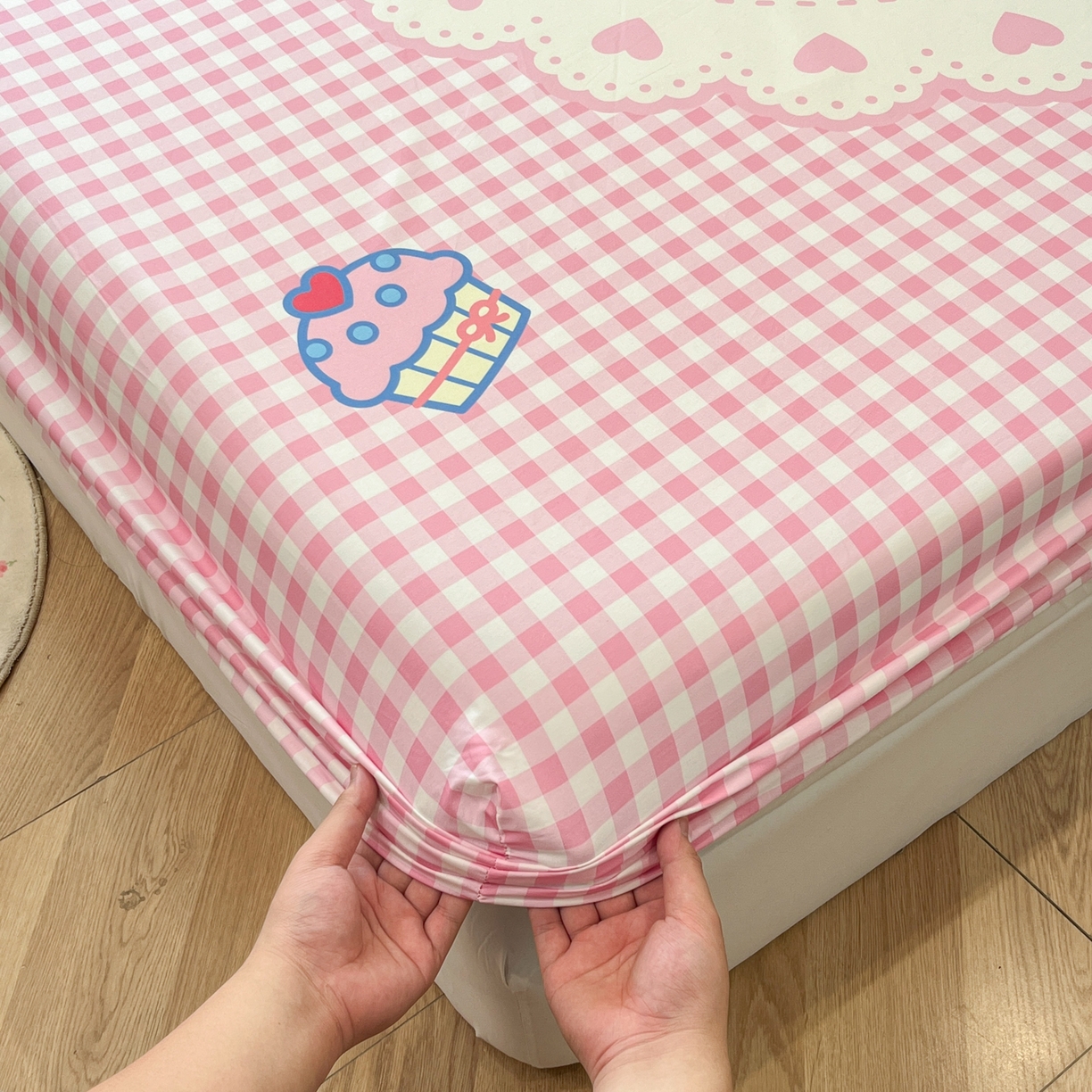 91家纺网 家纺一手货源 找家纺 金爱家 2025新款三丽鸥全棉床笠 纯棉单品-奶油kt