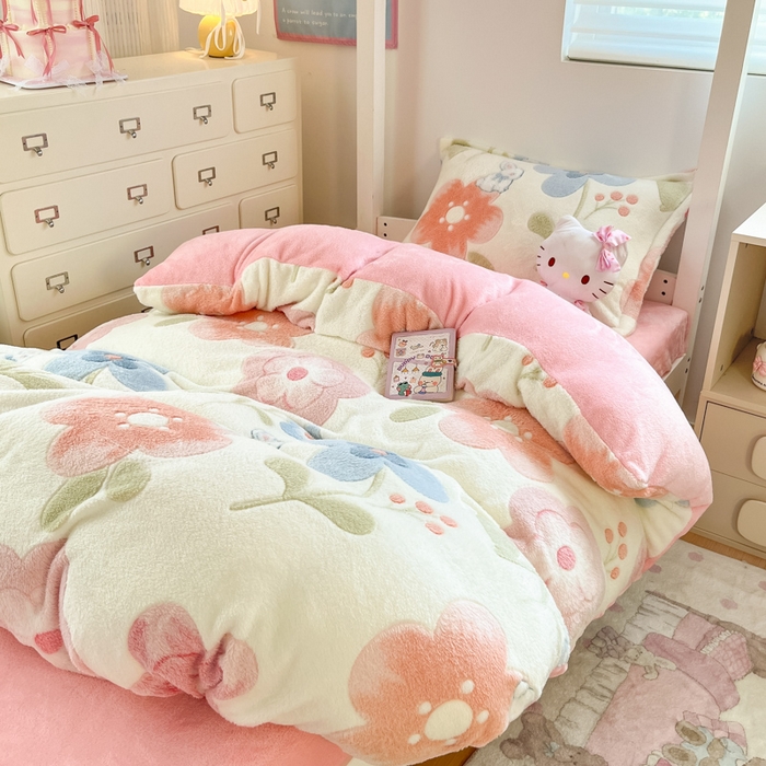 91家纺网 家纺一手货源 找家纺 川悦生活 2025新款立体雪花绒印花四件套学生床系列二场景一 半眠小兔