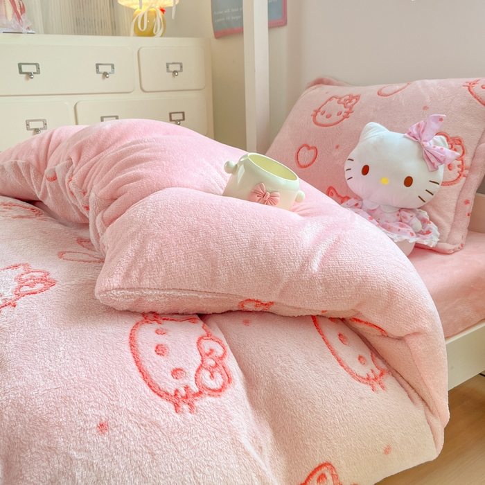 91家纺网 家纺一手货源 找家纺 川悦生活 2025新款立体雪花绒印花四件套学生床系列二场景一 爱心喵喵