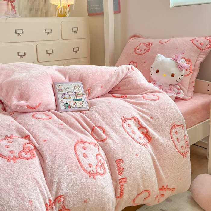 91家纺网 家纺一手货源 找家纺 川悦生活 2025新款立体雪花绒印花四件套学生床系列二场景一 爱心喵喵