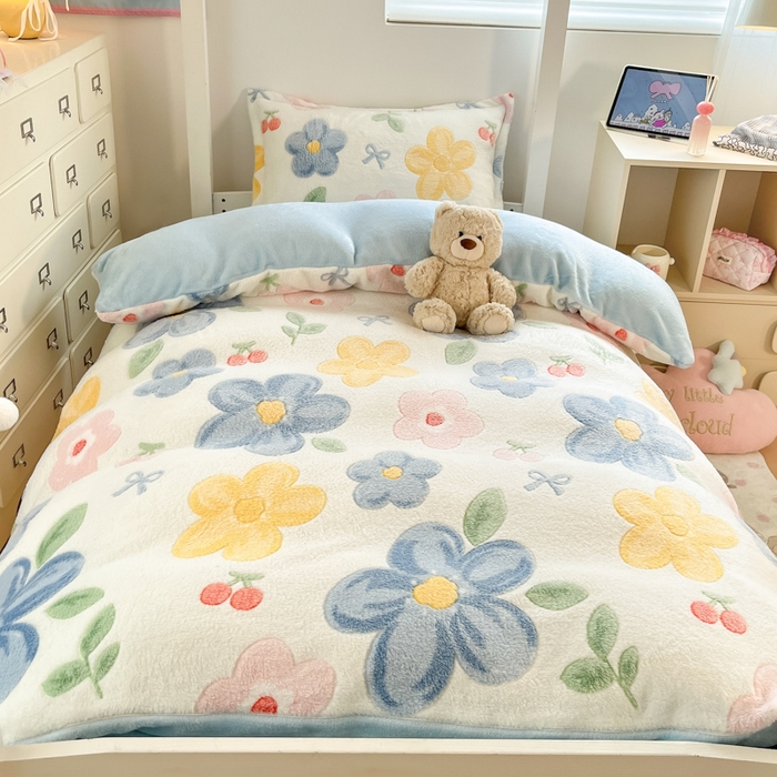 91家纺网 家纺一手货源 找家纺 川悦生活 2025新款立体雪花绒印花四件套学生床系列二场景一 半暖花朵