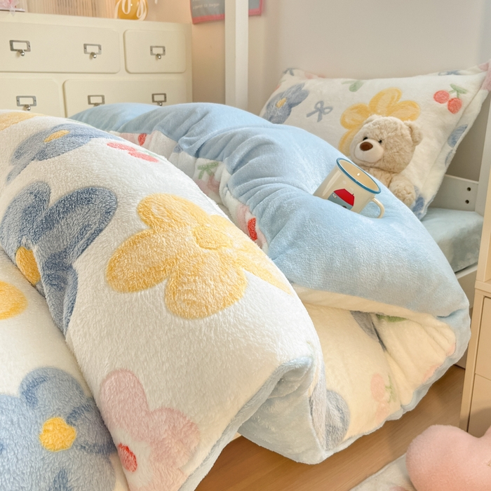 91家纺网 家纺一手货源 找家纺 川悦生活 2025新款立体雪花绒印花四件套学生床系列二场景一 半暖花朵