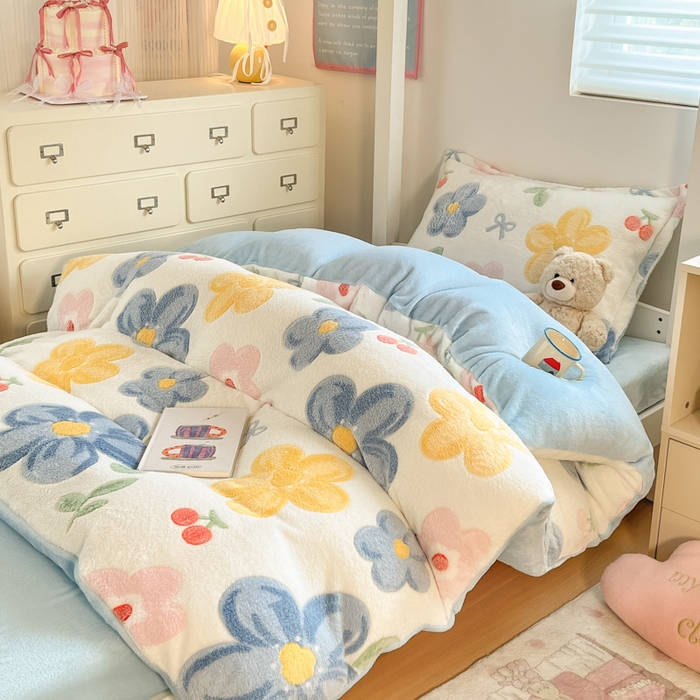 91家纺网 家纺一手货源 找家纺 川悦生活 2025新款立体雪花绒印花四件套学生床系列二场景一 半暖花朵