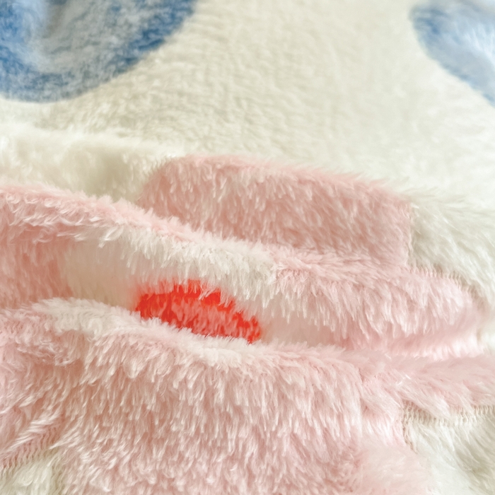 91家纺网 家纺一手货源 找家纺 川悦生活 2025新款立体雪花绒印花四件套学生床系列二场景一 半暖花朵