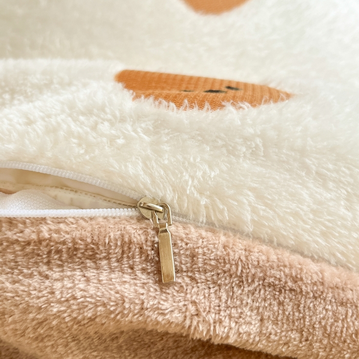 91家纺网 家纺一手货源 找家纺 川悦生活 2025新款立体雪花绒印花四件套学生床系列二场景一 豆奶小熊