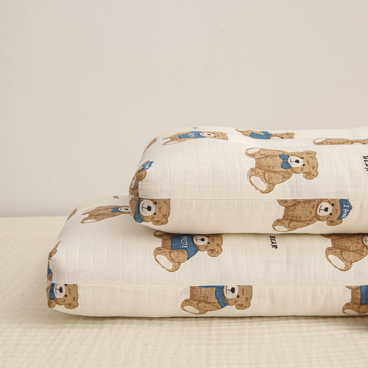 91家纺网 家纺一手货源 找家纺 织布人 2025新款枕芯A类全棉双层纱婴幼儿童枕头午睡枕学生宿舍专用枕芯 A类婴幼儿童枕-绅士熊