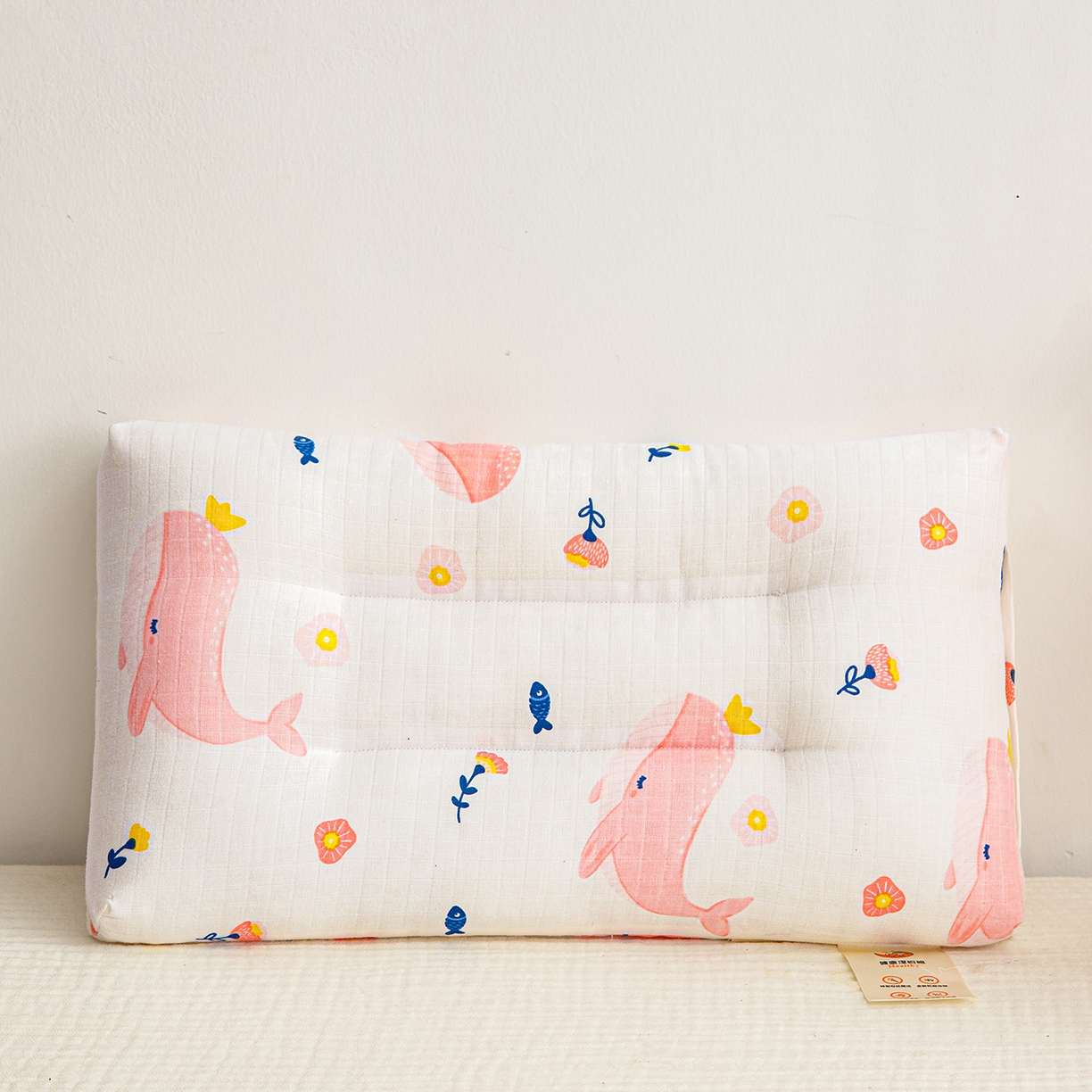 91家纺网 家纺一手货源 找家纺 织布人 2025新款枕芯A类全棉双层纱婴幼儿童枕头午睡枕学生宿舍专用枕芯 A类婴幼儿童枕-鲸鱼