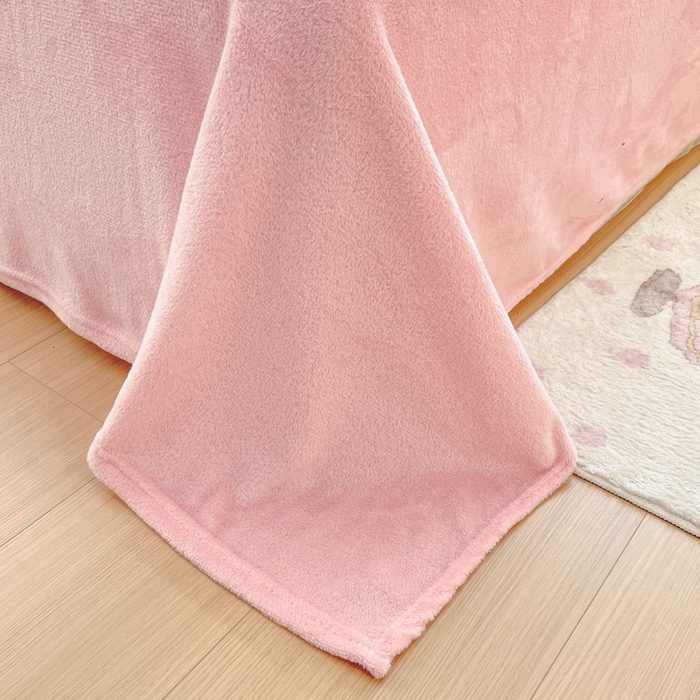 91家纺网 家纺一手货源 找家纺 川悦生活 2025新款立体雪花绒印花大床四件套系列二场景一 爱心喵喵