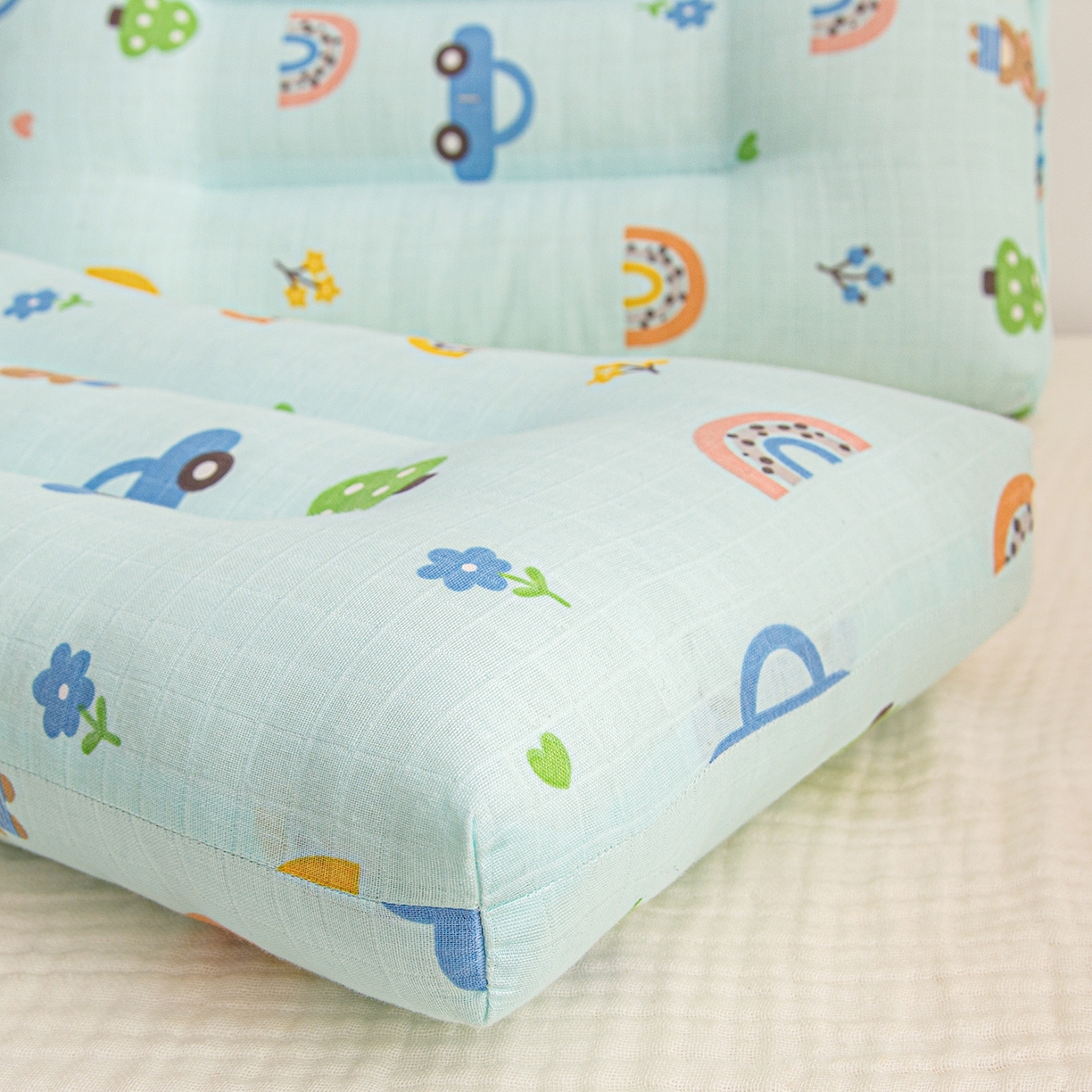 91家纺网 家纺一手货源 找家纺 织布人 2025新款枕芯A类全棉双层纱婴幼儿童枕头午睡枕学生宿舍专用枕芯 A类婴幼儿童枕-汽车小熊