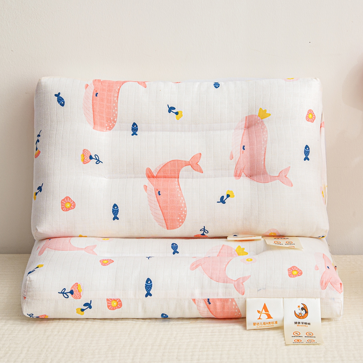 91家纺网 家纺一手货源 找家纺 织布人 2025新款枕芯A类全棉双层纱婴幼儿童枕头午睡枕学生宿舍专用枕芯 A类婴幼儿童枕-鲸鱼