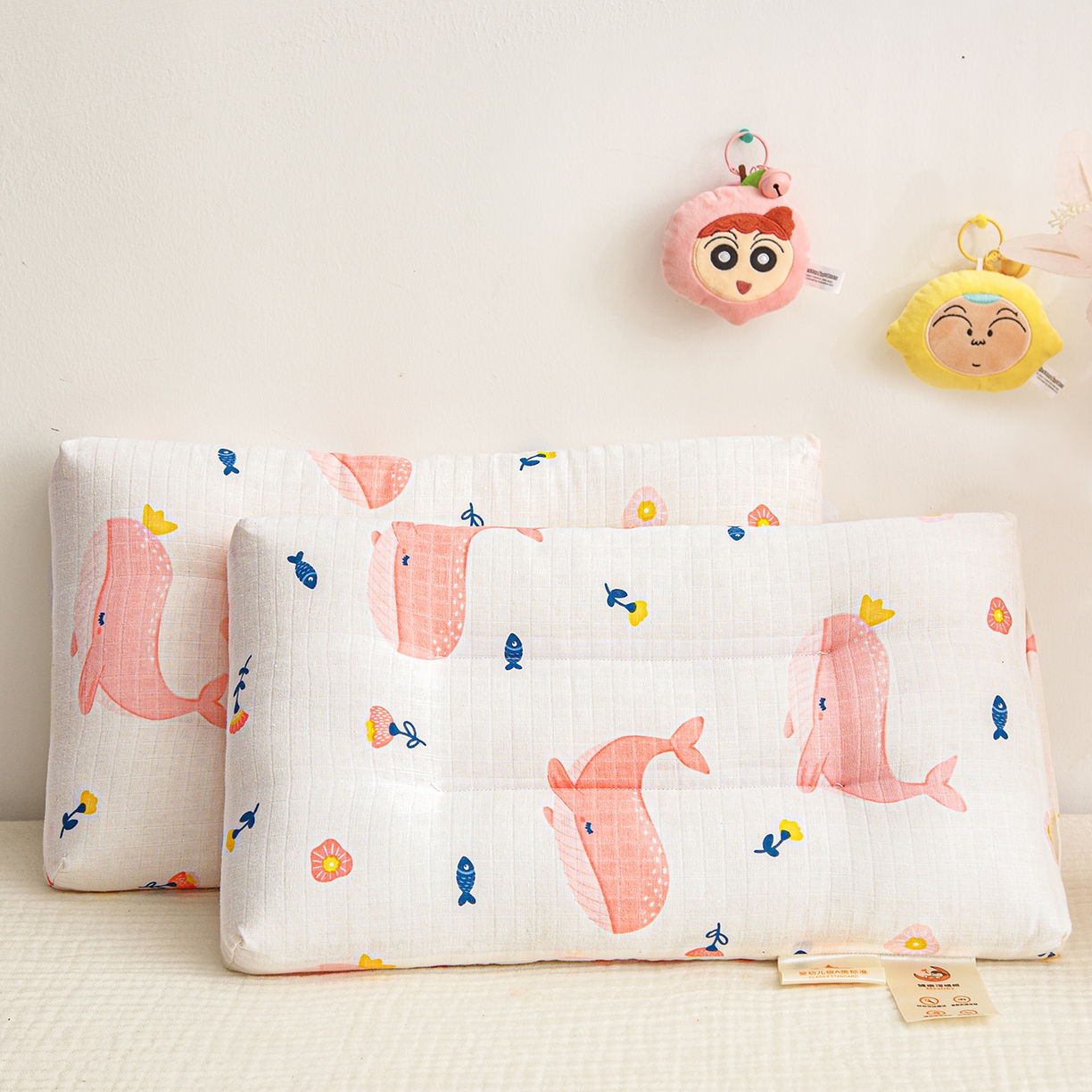 91家纺网 家纺一手货源 找家纺 织布人 2025新款枕芯A类全棉双层纱婴幼儿童枕头午睡枕学生宿舍专用枕芯 A类婴幼儿童枕-鲸鱼