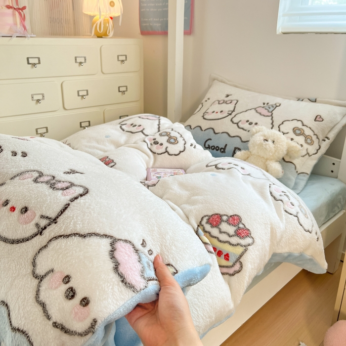 91家纺网 家纺一手货源 找家纺 川悦生活 2025新款立体雪花绒印花四件套学生床系列二场景一 快乐派对