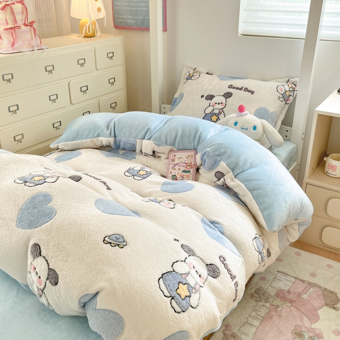 91家纺网 家纺一手货源 找家纺 川悦生活 2025新款立体雪花绒印花四件套学生床系列二场景一 快乐西高地