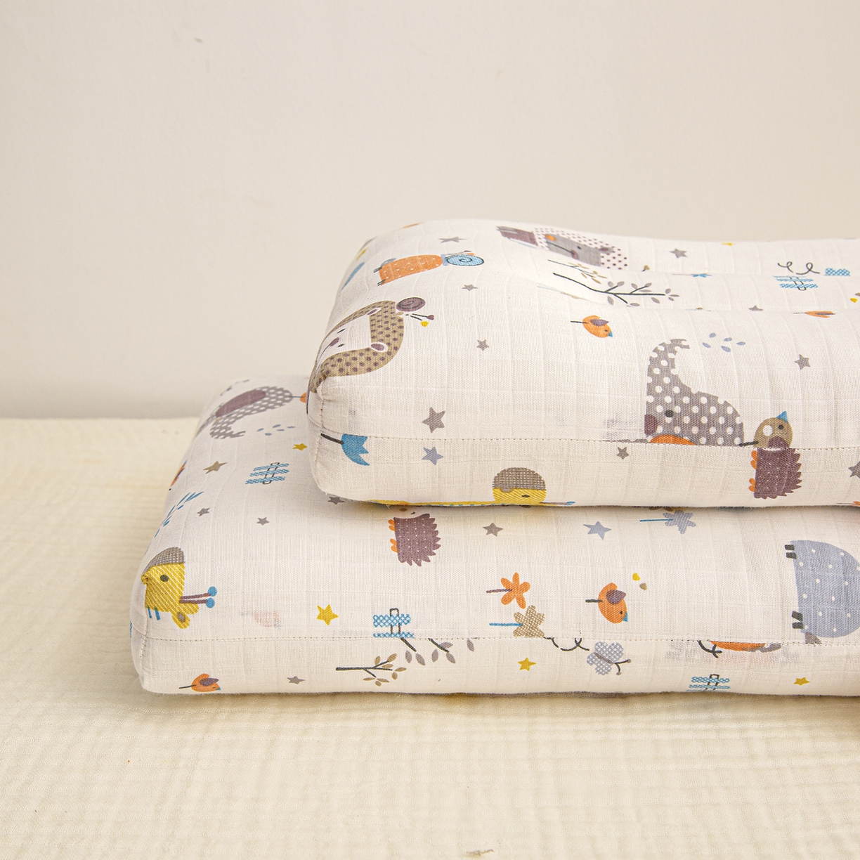 91家纺网 家纺一手货源 找家纺 织布人 2025新款枕芯A类全棉双层纱婴幼儿童枕头午睡枕学生宿舍专用枕芯 A类婴幼儿童枕-森林乐园