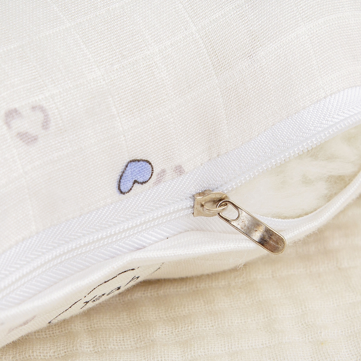 91家纺网 家纺一手货源 找家纺 织布人 2025新款枕芯A类全棉双层纱婴幼儿童枕头午睡枕学生宿舍专用枕芯 A类婴幼儿童枕-萌萌狗