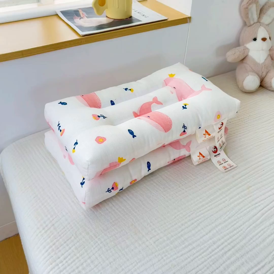 91家纺网 家纺一手货源 找家纺 织布人 2025新款枕芯A类全棉双层纱婴幼儿童枕头午睡枕学生宿舍专用枕芯 A类婴幼儿童枕-鲸鱼